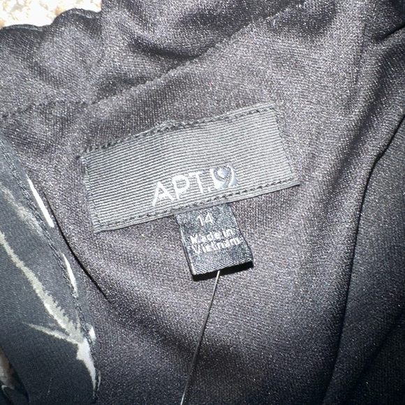 Apt. 9 Pleated Shark-Bite Chiffon Shift Dress NWT - Picture 4 of 5
